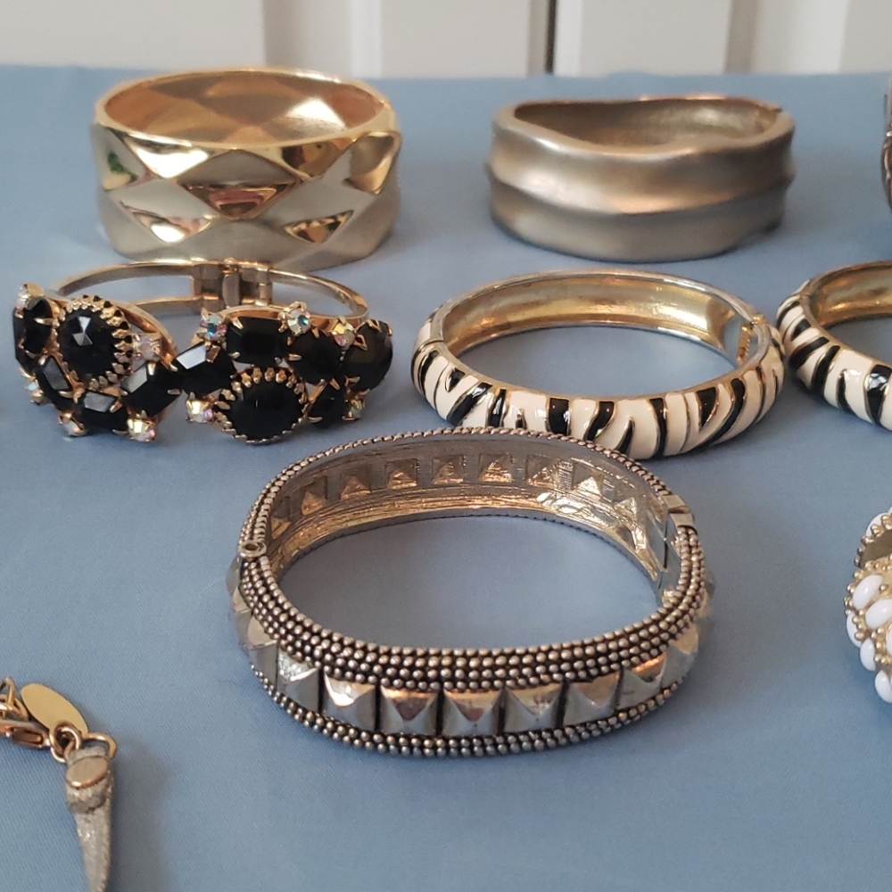 Bracelets - Picture 5 of 6